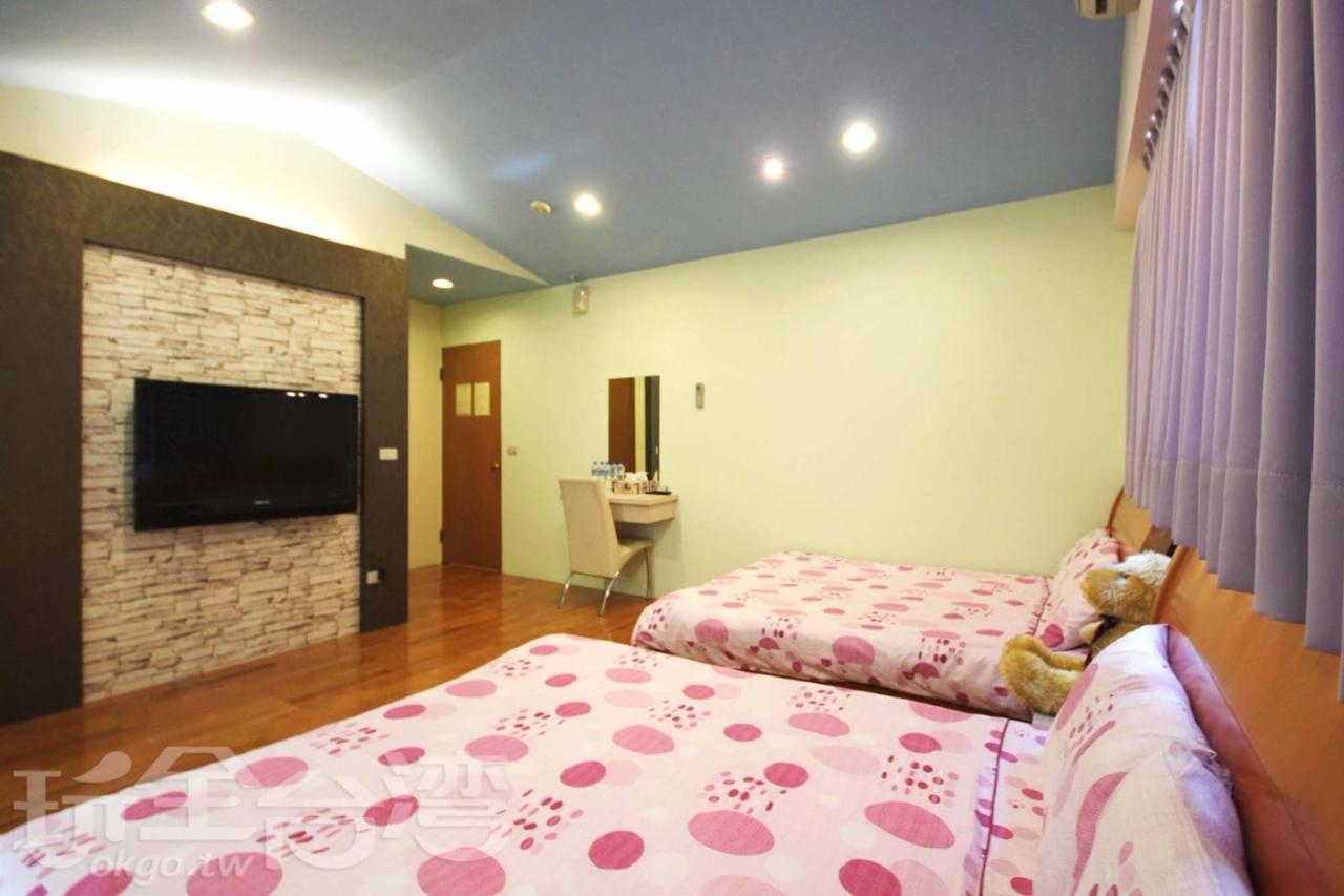 Chong Er Ya She Homestay Jiji Extérieur photo