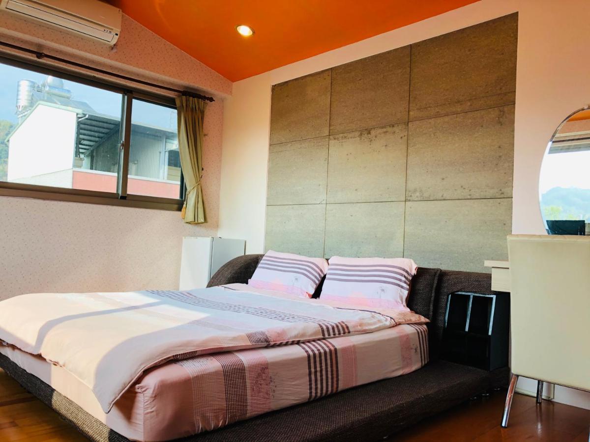 Chong Er Ya She Homestay Jiji Extérieur photo